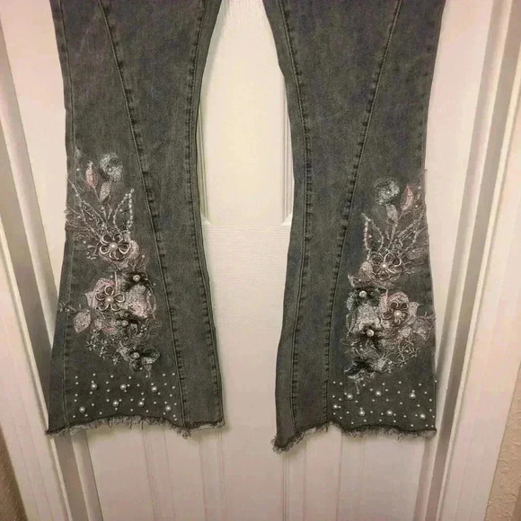 Venus jeans🤍🌸 - Picture 7 of 13